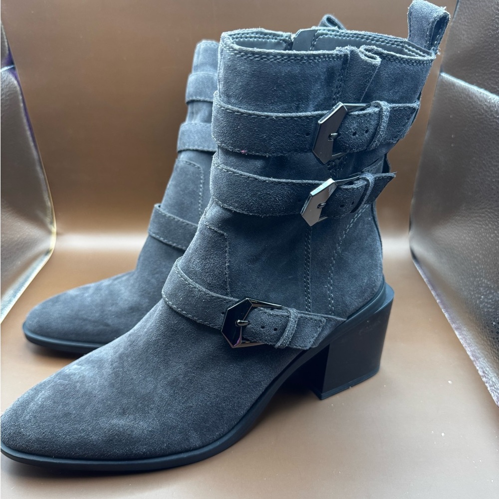 Gray Heeled Boots with Chunky Heel and Western Design NWOT
